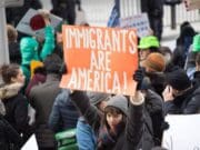 Caos e indignación por el veto de Trump a ciudadanos de varios países