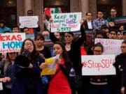 Senado de Texas aprueba proyecto de ley que castiga a "ciudades santuario"