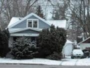 Hombre encuentra anciana muerta en su casa en sureste de GR