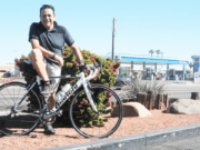 Ciclista Alex González recorrerá EE.UU. para llevar esperanza a inmigrantes