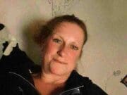 Policía encuentra a mujer muerte afuera de casa en Grand Rapids