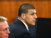 Muere ahorcado en su celda el exfutbolista estadounidense Aaron Hernández