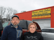 Negocios de hispanos en Wyoming esperan policía encuentre a ladrones