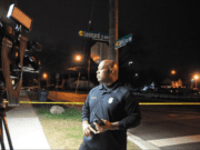 Tres arrestados en incidente donde mujer apuntó un arma larga a vecinos