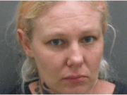 Mujer enfrenta cargos de asesinato en apuñalamiento