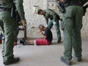 Congresistas hispanos piden que agentes fronterizos lleven cámaras corporales