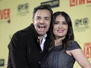 Hayek y Derbez celebran que su película enorgullezca a los latinos en EE.UU.