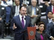 México expresa «preocupación» por ley que prohíbe ciudades santuario en Texas