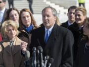 Texas demanda a Austin por sus políticas de protección a indocumentados