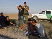 Baja en abril la cifra de inmigrantes que cruza frontera entre EEUU y México