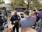 Joven muere en confrontación inexplicable con policía