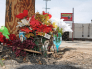 Viuda de hombre que murió en S. Division, busca mandar sus restos a México