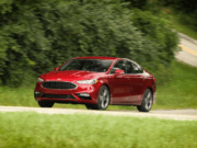 2017 Ford Fusion hibrido. Prueba de manejo