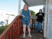 Madre de niño de 4 años muerto, arrestada por asaltar a familiar