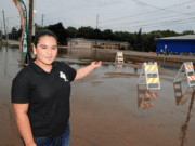 Inundación ocasiona cierre de avenida Clyde Park en Wyoming