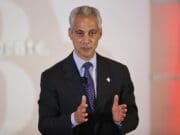 Chicago demanda al Departamento de Justicia por amenaza de retener fondos