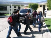 Rescatan 37 migrantes y detienen a dos presuntos secuestradores en México