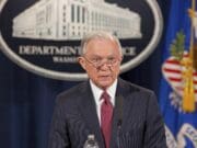 Trump dice ahora que revisará situación de «soñadores» si Congreso no actúa