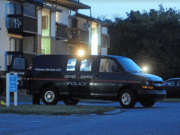 Hombre en hospital, herido por policía en GR