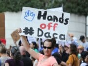 Caucus Hispano del Congreso insiste al DHS en extender renovación de DACA