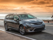 ¿Ha muerto el miniván? Chrysler dice ¡NO!