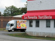 Choferes de Tortillería El Milagro siguen en huelga