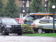 Hombre hallado muerto en complejo de apartamentos en Wyoming