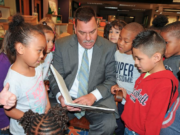 Escuelas de Wyoming buscan el apoyo de propuesta escolar