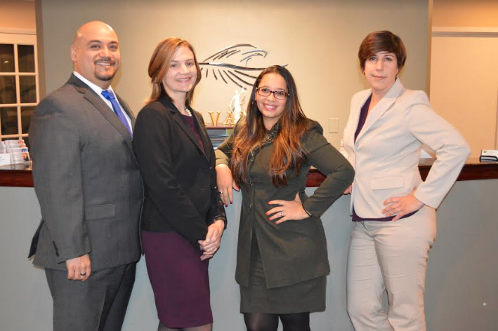 Avanti Law Group: “Capacitados en todas las de la ley”