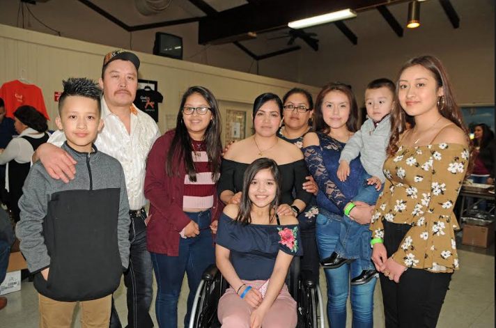 Público latino apoyó a joven hispana con cáncer