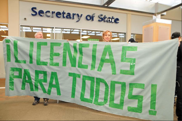 Exigen licencias frente a Secretaria de Estado para indocumentados