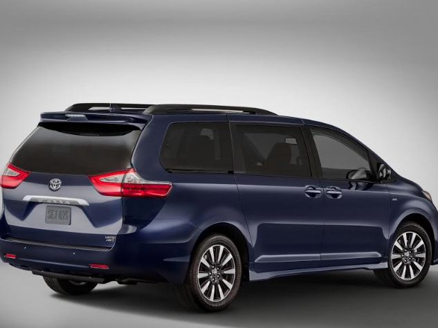 Toyota Sienna: Excelente para una excursión familiar.