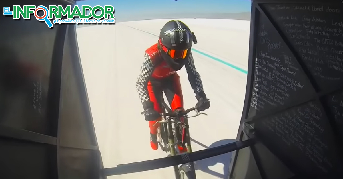 Ciclista estadounidense bate el récord de velocidad desplazándose más rápido que un Airbus en despegue