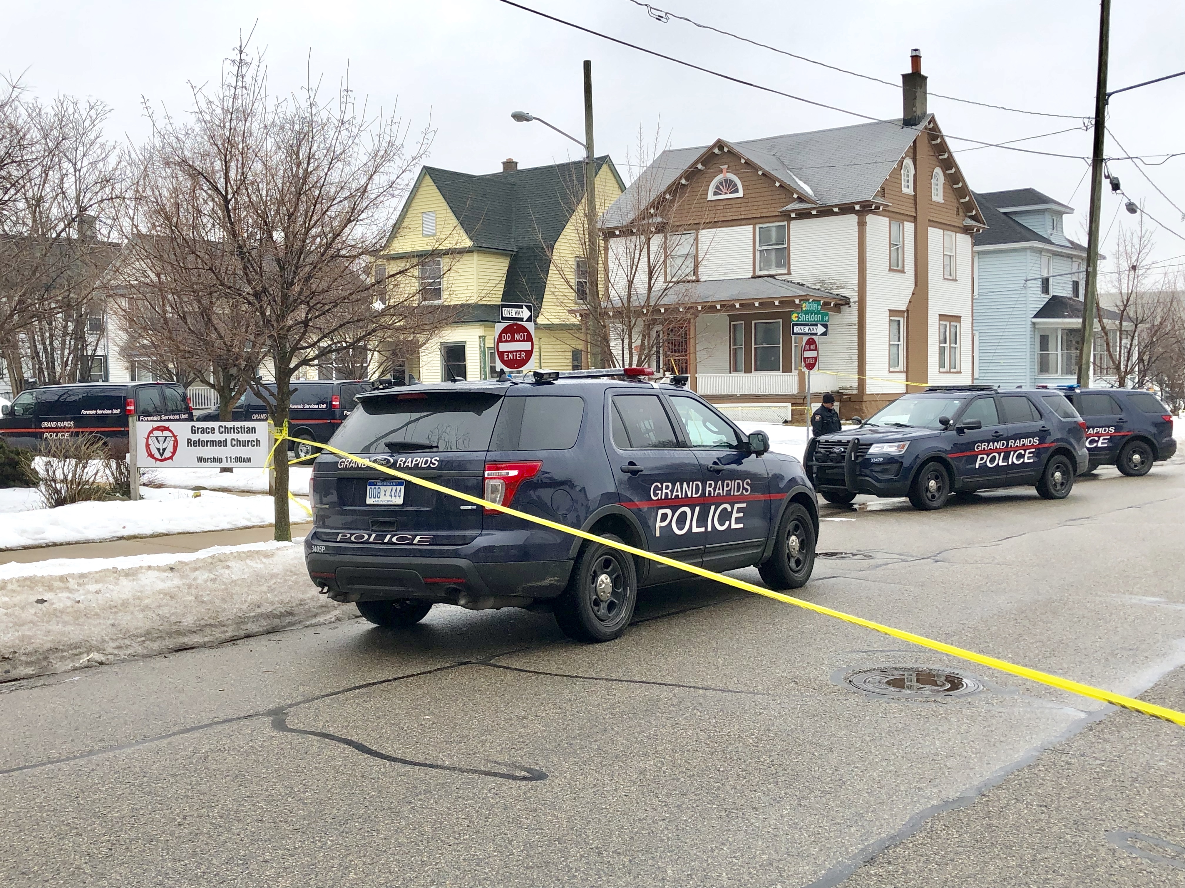 DOBLE HOMICIDIO EN GRAND RAPIDS | Encuentran dos cuerpos sin vida.