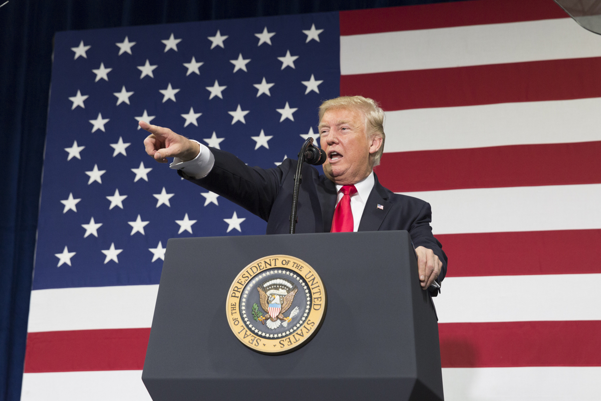 Donald Trump festeja estar en camino de su captura numero 1 millon de migrantes