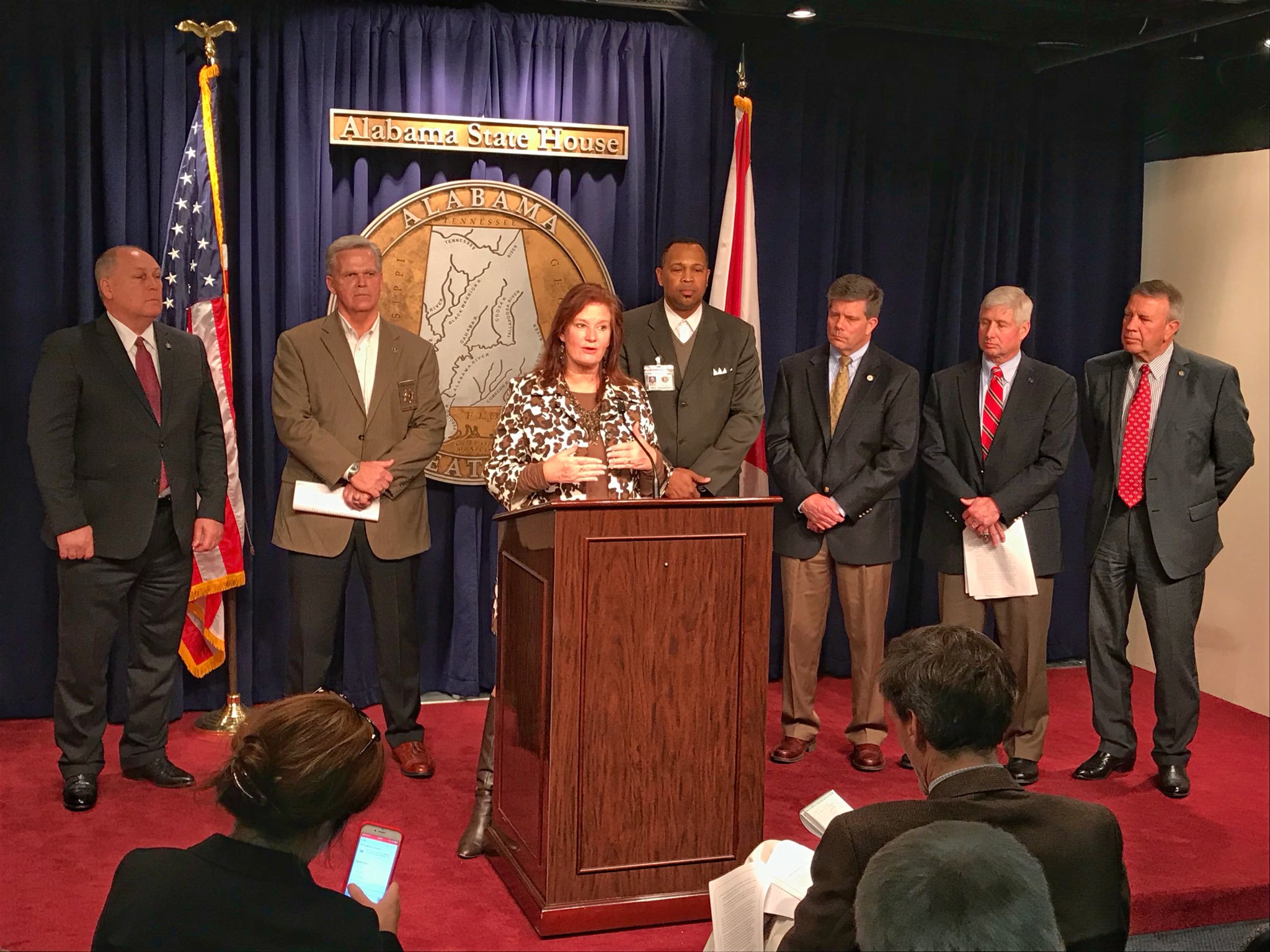 Aprueban proyecto de ley en Estados Unidos que castigará el aborto con hasta 99 años de prisión