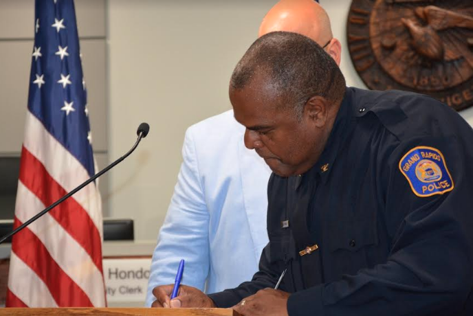 Policía de Grand Rapids tiene nueva política, no colaborará más con ICE