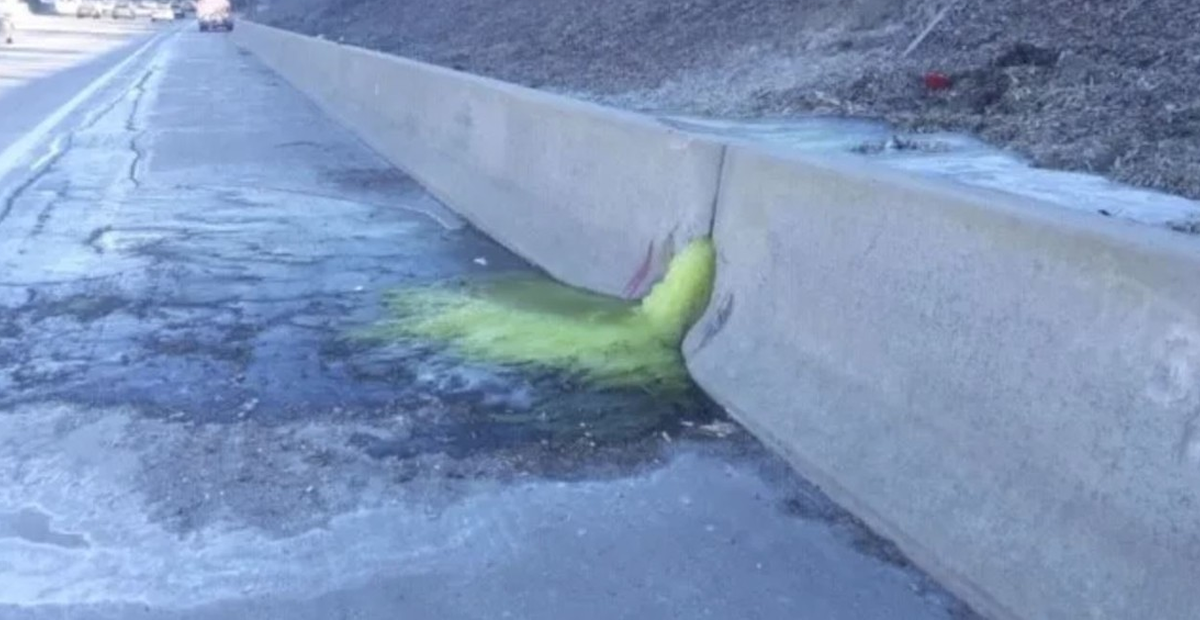 MICHIGAN: Se derrama sustancia altamente tóxica y cancerígena en carretera