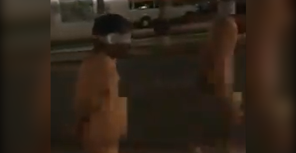 VÍDEO: Obligan a caminar desnudos a par de presuntos ladrones en México