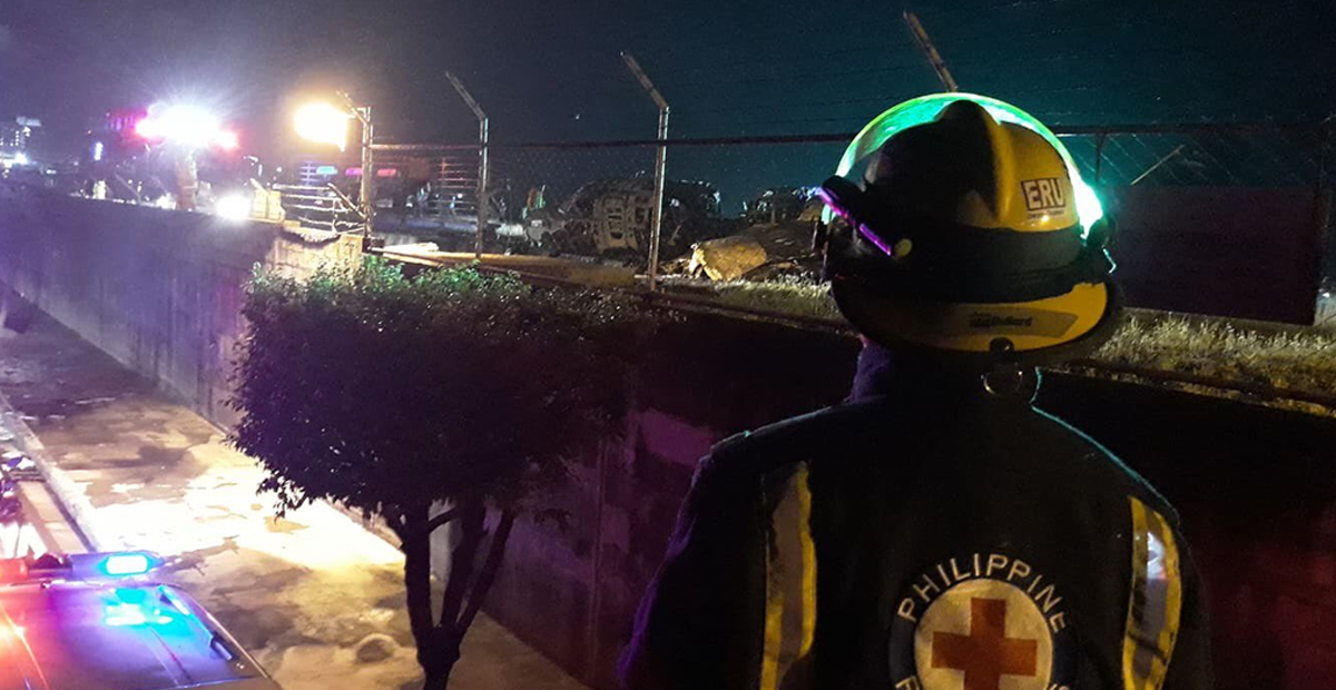 VÍDEO: Se estrella avioneta cargada de medicina en Filipinas