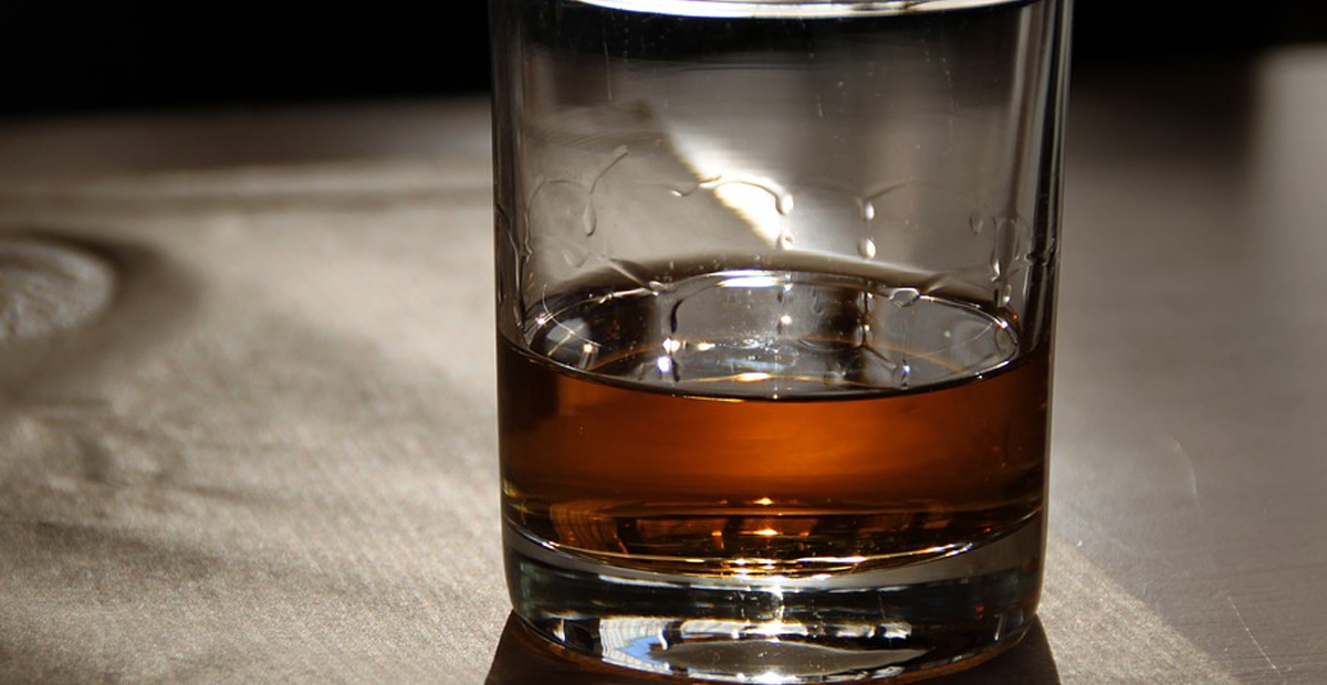 ¿Por qué no se debe beber alcohol durante aislamiento por el Coronavirus?