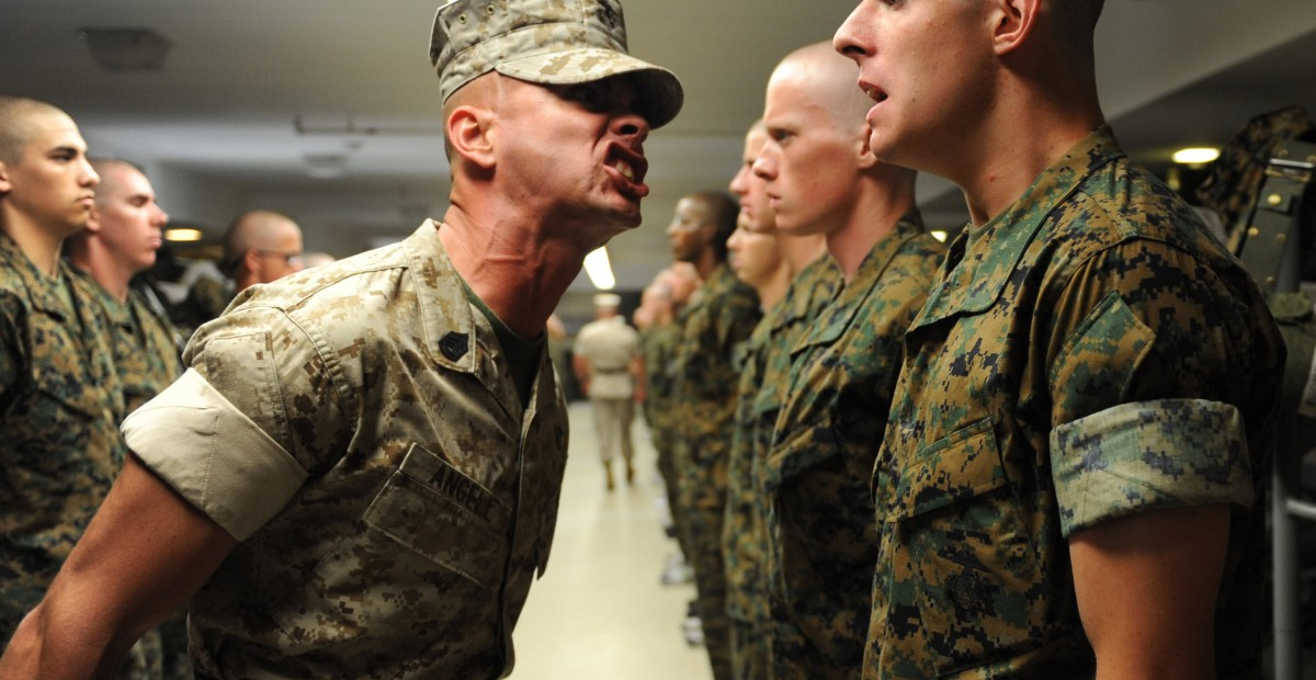 Pentágono ante escasez de cubrebocas recomienda usar ‘camisetas limpias’