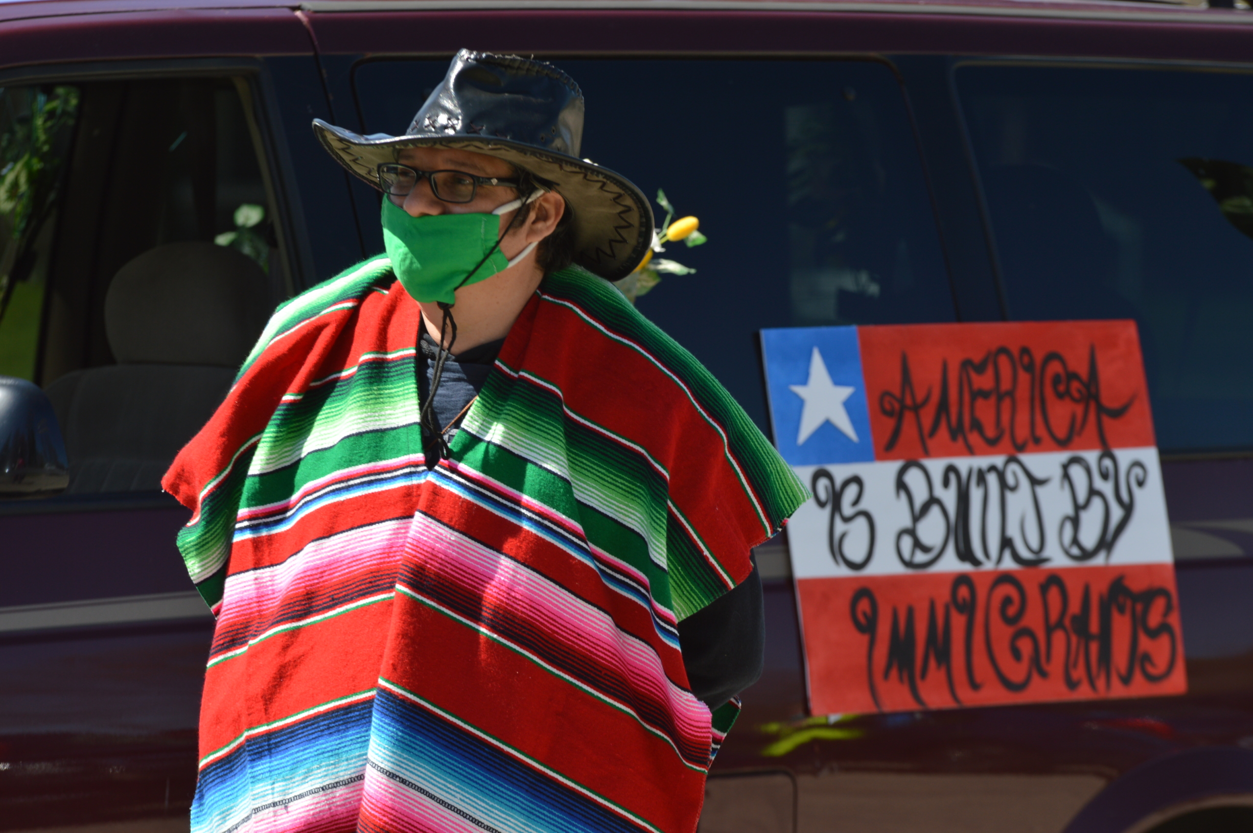 Indocumentados exigen licencias de conducir durante manifestación del 1ro de mayo