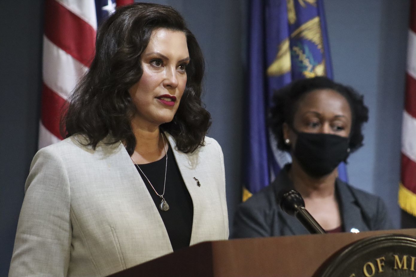 Whitmer prepara el camino para el regreso a clases en Michigan