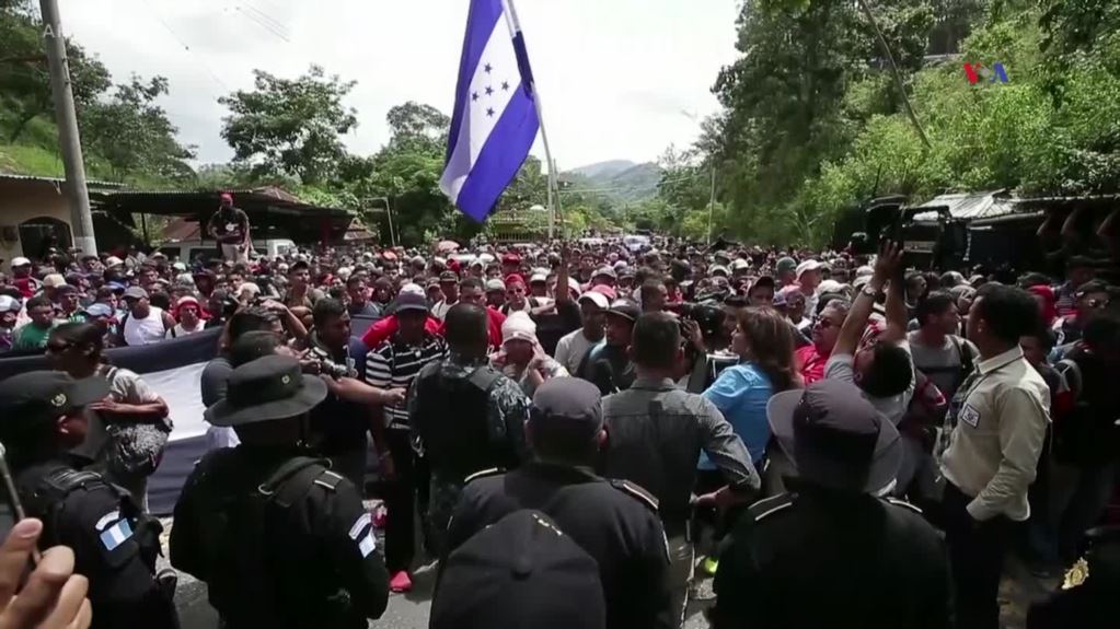 Caravana migrante se prepara para ingresar a México, 30% tienen COVID-19
