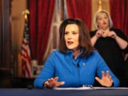 Whitmer en contra de la exclusión de Trump de inmigrantes indocumentados del censo 2020
