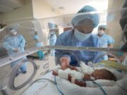 Bebé prematuro de 23 semanas de gestación vence al Covid-19
