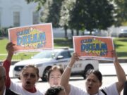 Celebran ochos años del inicio de DACA, «salvavidas» para jóvenes inmigrantes
