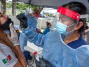 Consulado mexicano realiza pruebas de COVID-19 para inmigrantes
