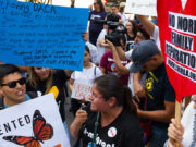 Demandan en un tribunal el memorándum de Trump que limita DACA